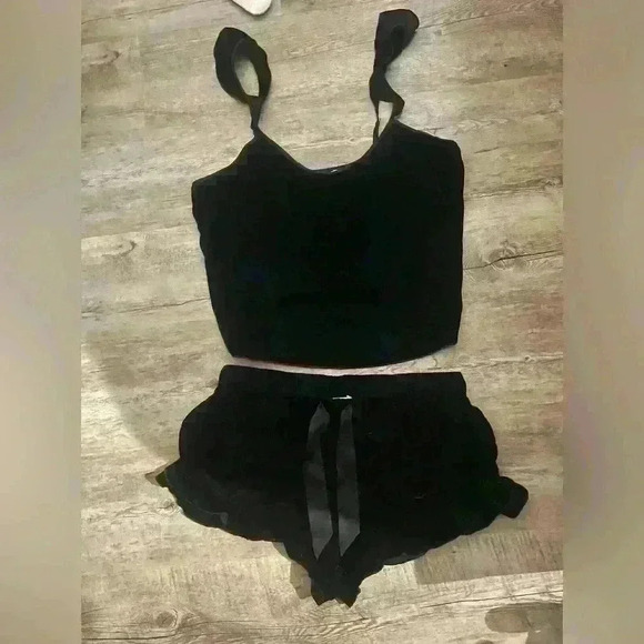 Velvet Pajama set - Victoria’s Secret - Picture 1 of 3
